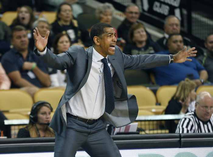 Connecticut Huskies head coach Kevin Ollie